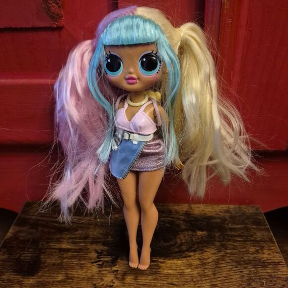 LOL Surprise OMG Candylicious Fashion Doll Clothes Bunny Bear Backpack Girls EUC - Picture 1 of 3